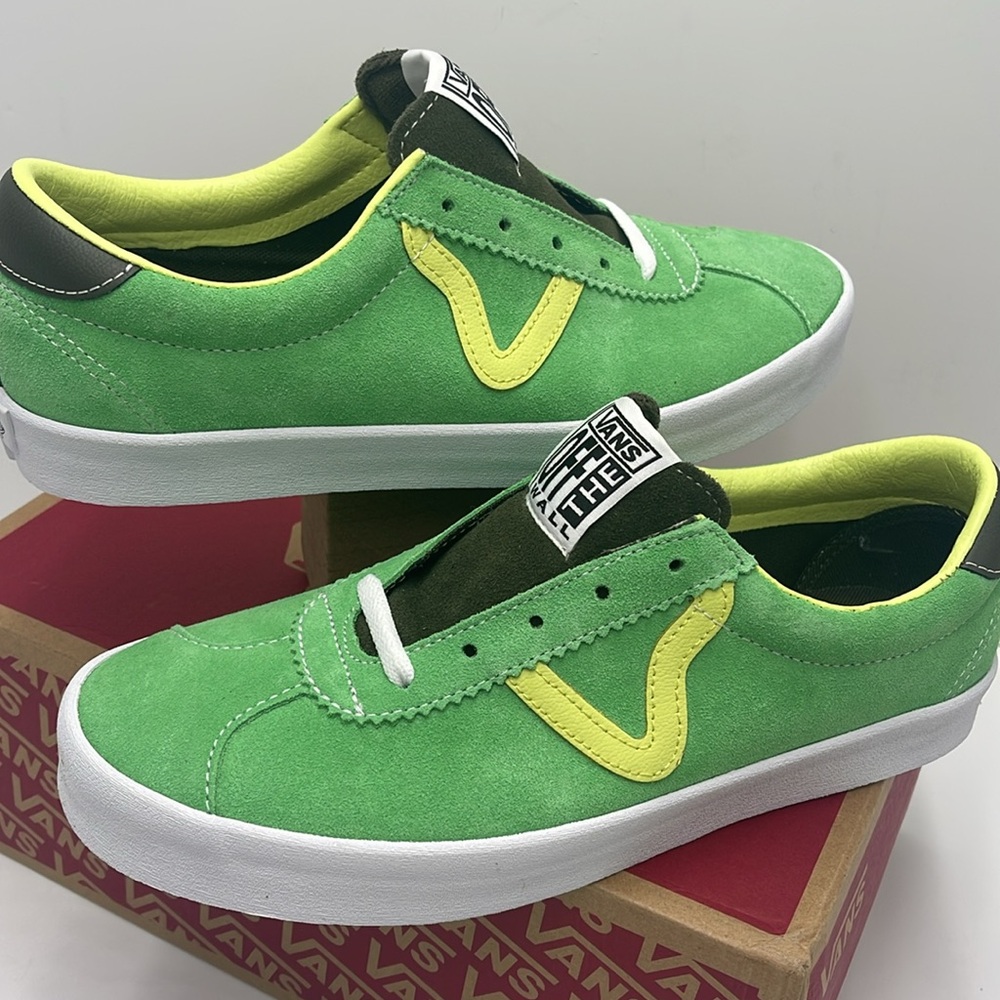 Vans MEN’S Sport Low Sport Pop Green
VN000CQRCX2
Sneakers - Picture 13 of 16